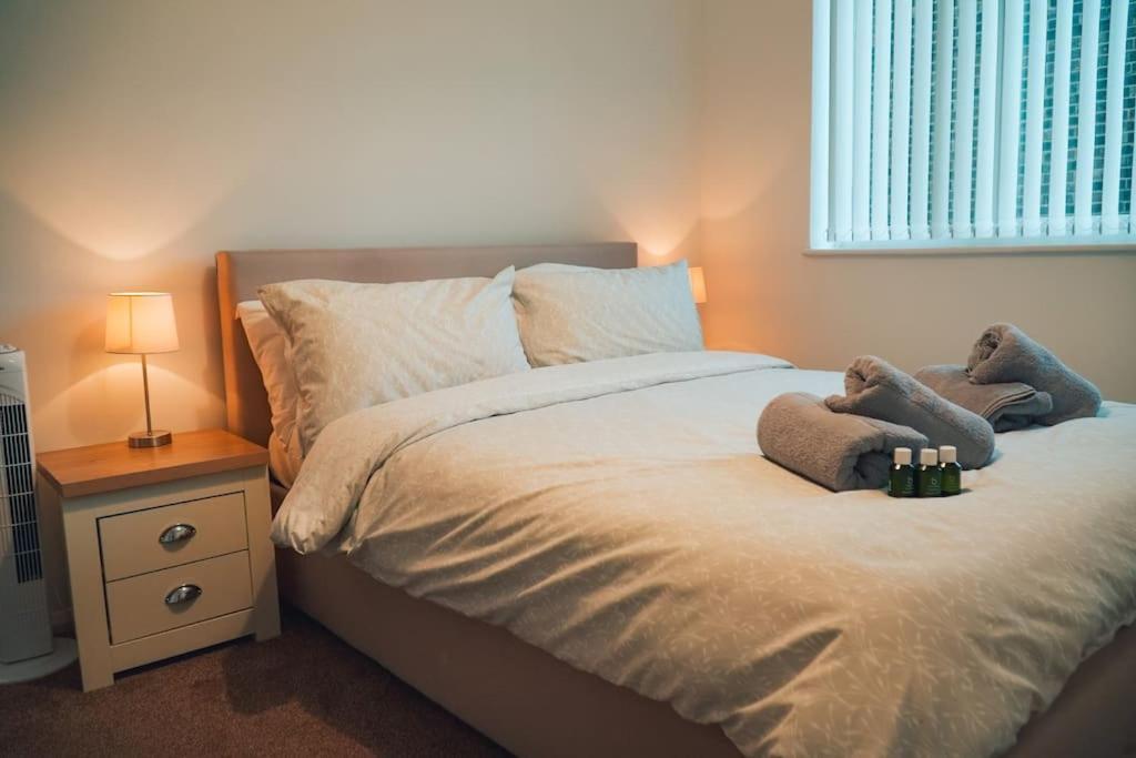 Modern 2 Bed Apartment Near City Centre Chelmsford Dış mekan fotoğraf